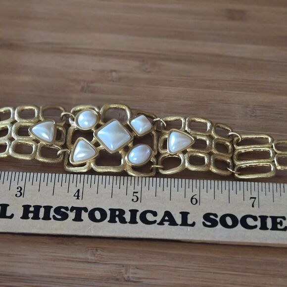 Vintage MCM Avon Women's Gold and White Jewellery - Picture 4 of 8